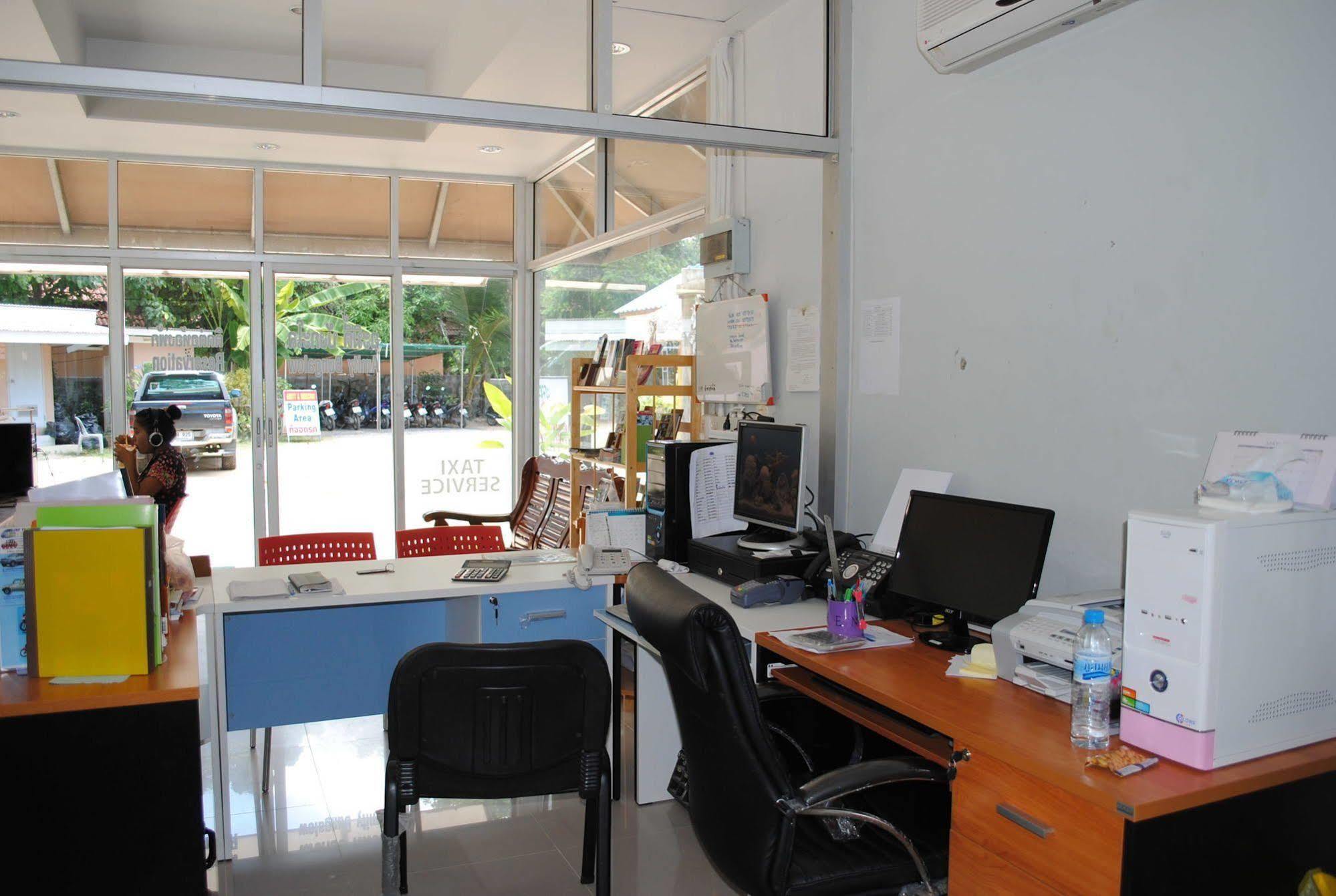 Amity Beach Resort Maret Exterior foto