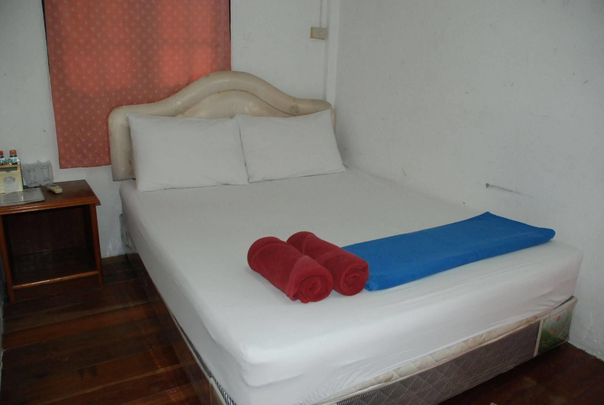 Amity Beach Resort Maret Exterior foto