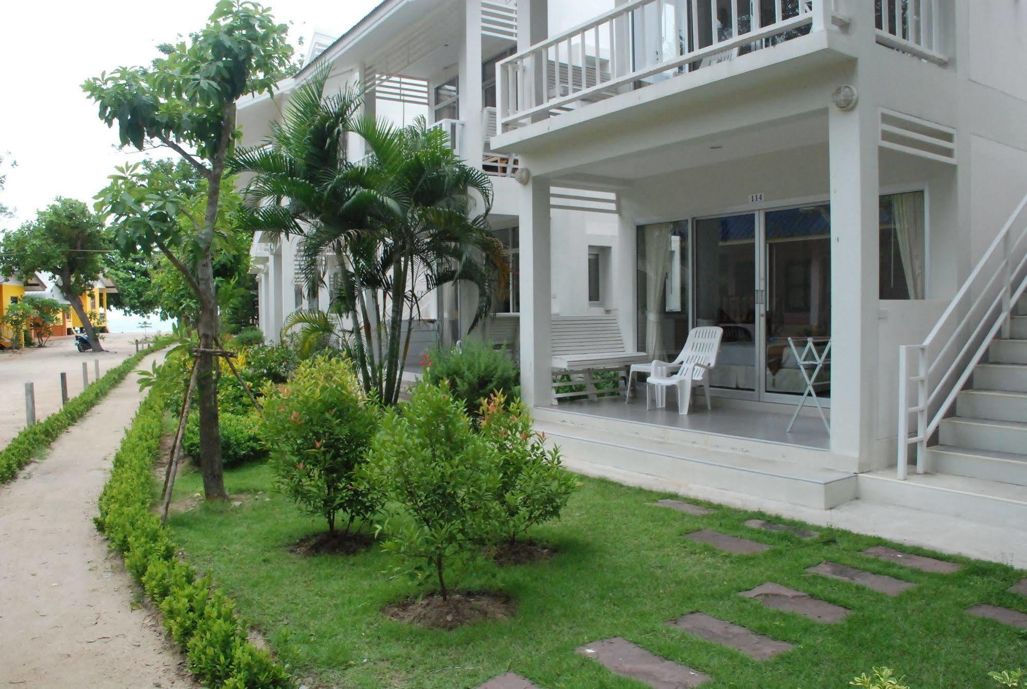 Amity Beach Resort Maret Exterior foto
