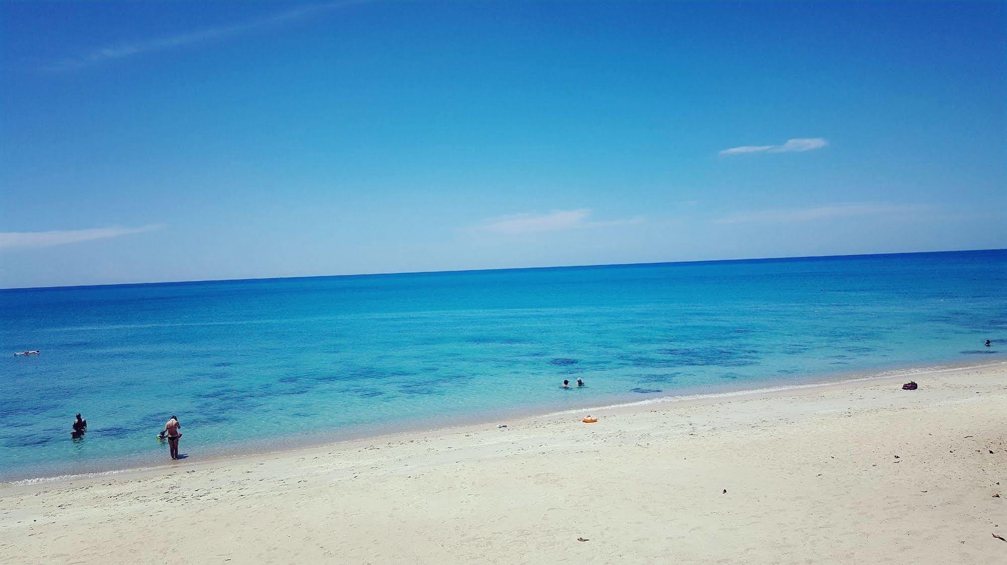 Amity Beach Resort Maret Exterior foto