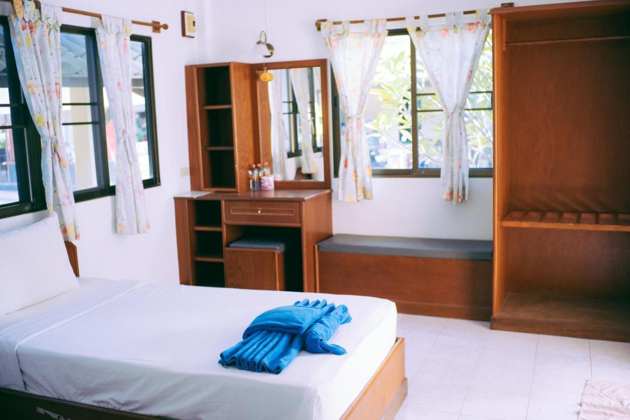 Amity Beach Resort Maret Exterior foto