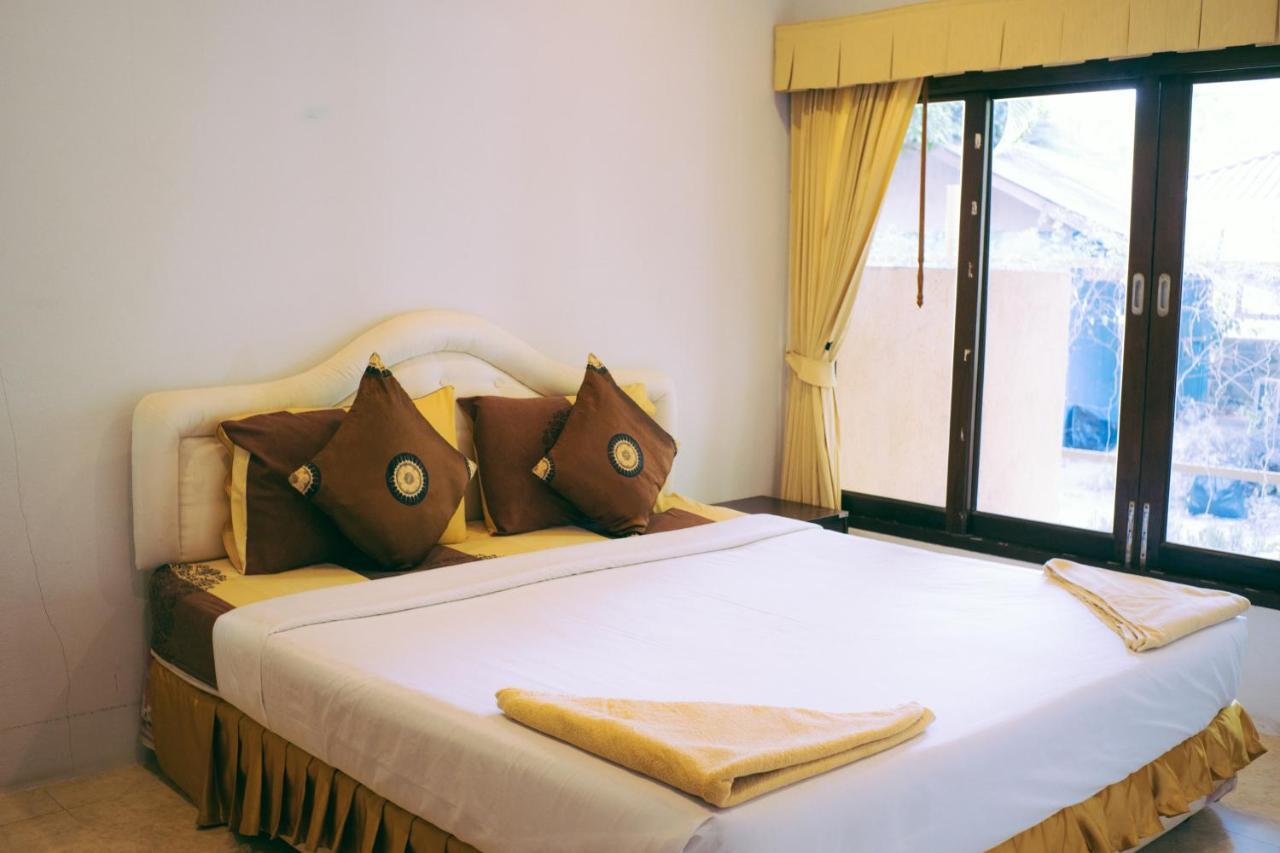 Amity Beach Resort Maret Exterior foto